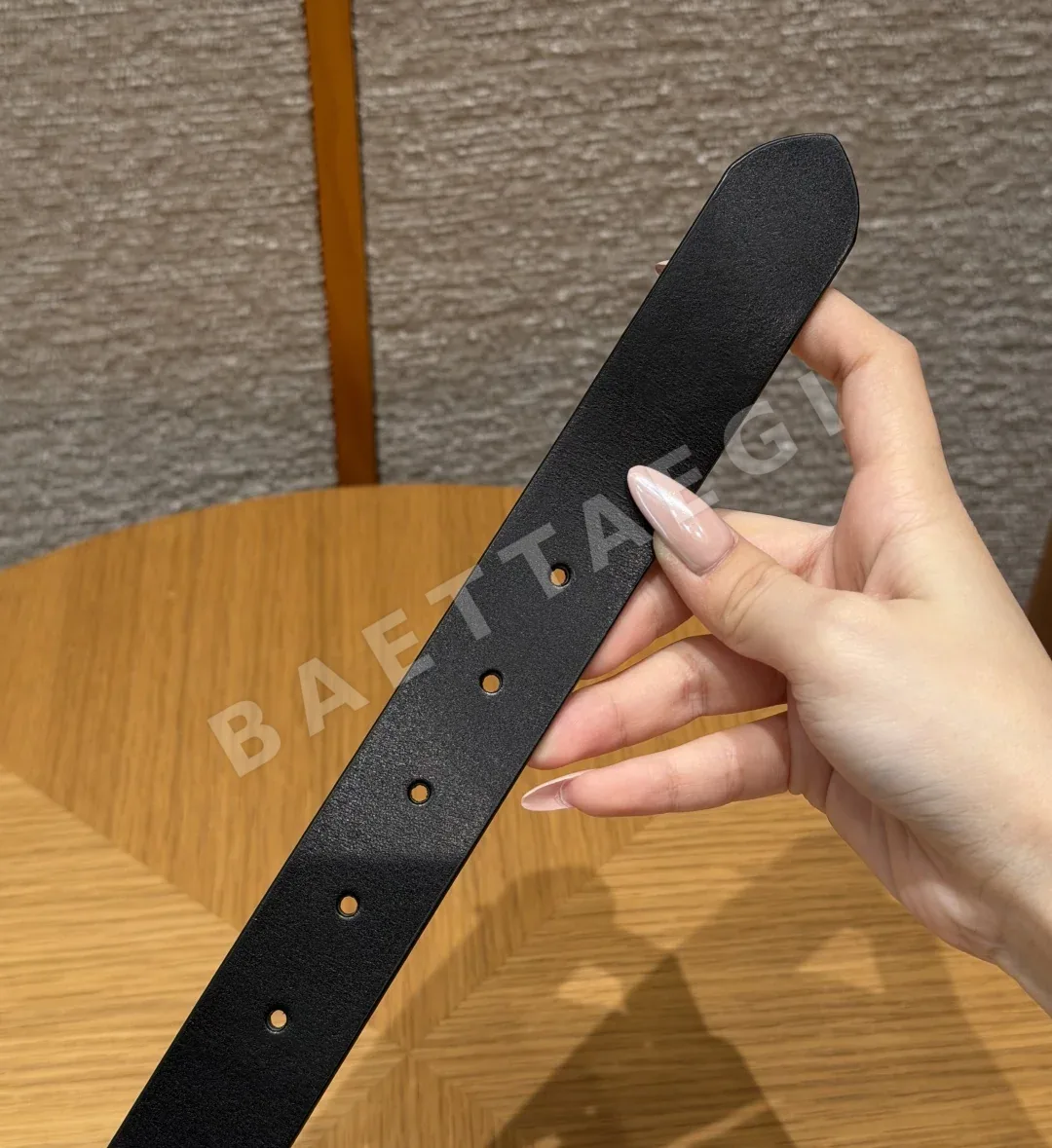 비비안웨스트우드 사턴 오브 버클 가죽 벨트 상세 이미지 6