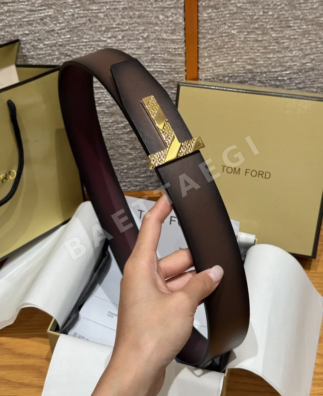 톰포드 T 버클 가죽 벨트 상세 이미지 4