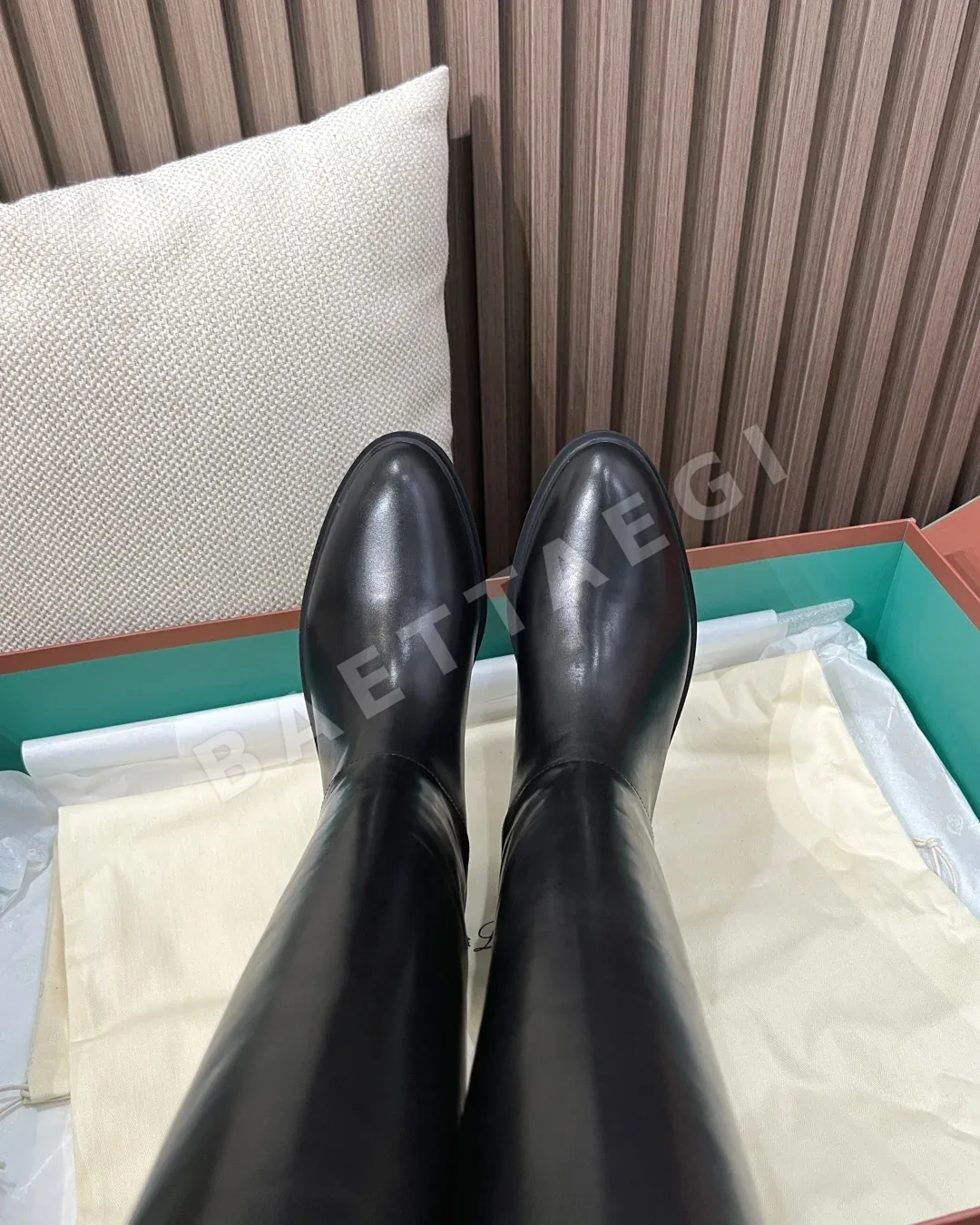 로로피아나 부츠 가죽 메탈 로고 굽 상세 이미지 7