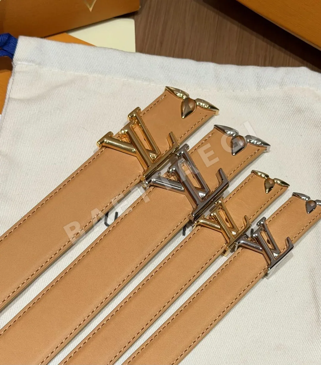 루이비통 프리티 리버시블 소가죽 벨트 상세 이미지 2