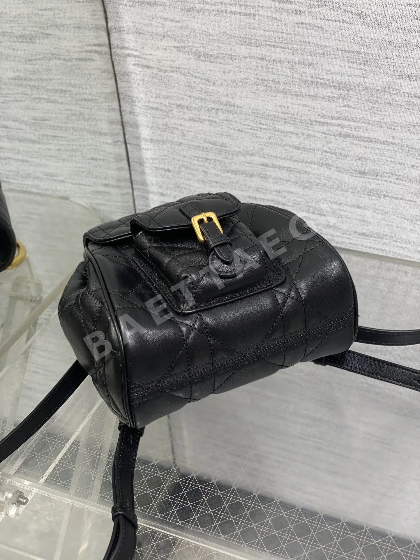디올 오버사이즈 카나쥬 램스킨 플랩백 상세 이미지 6