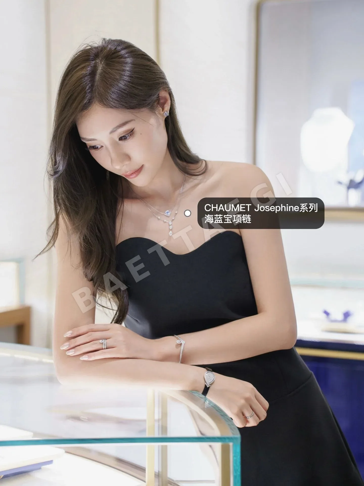 쇼메 백조 모티프 비대칭 귀걸이 상세 이미지 2