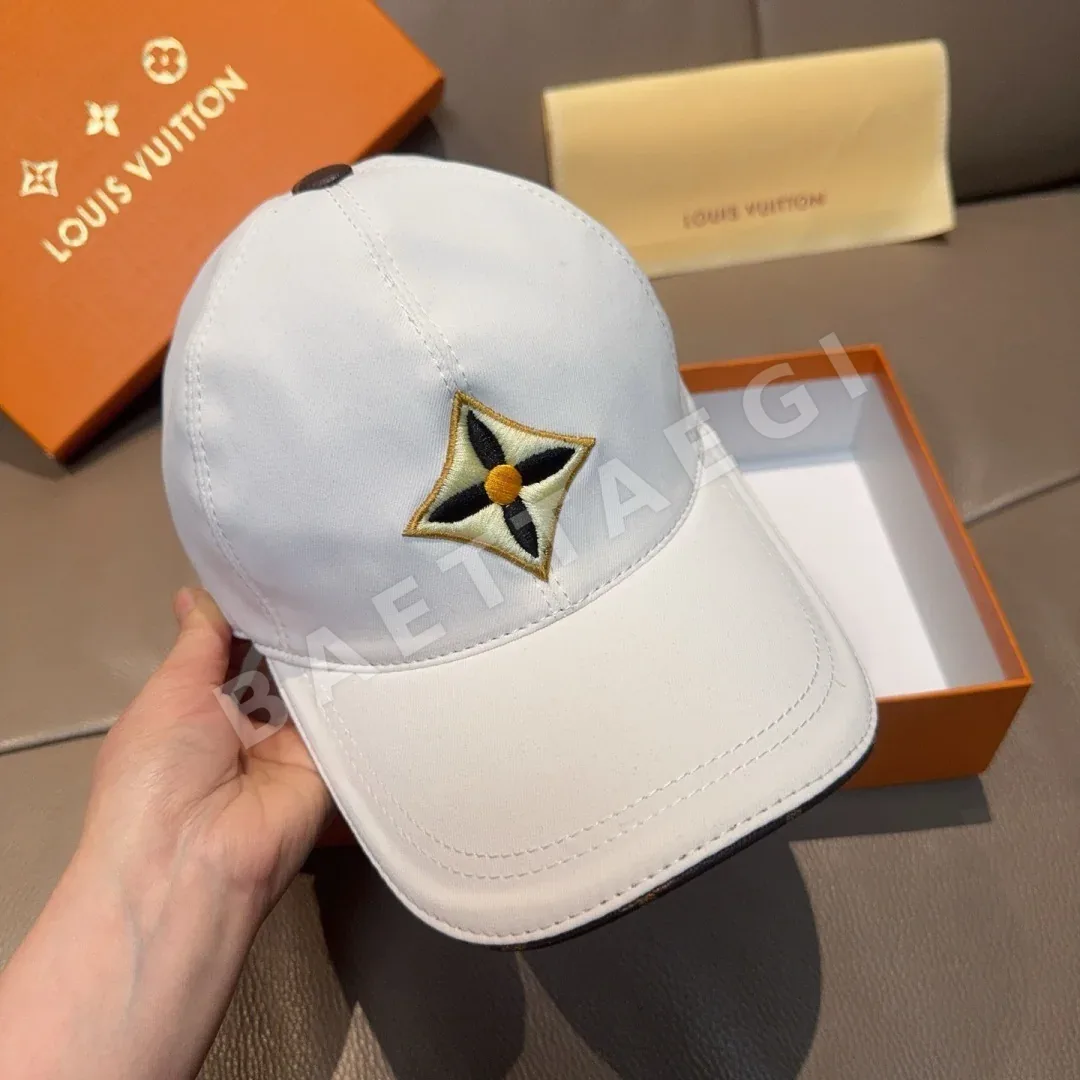 루이비통 네잎클로버 자수 캡 상세 이미지 4