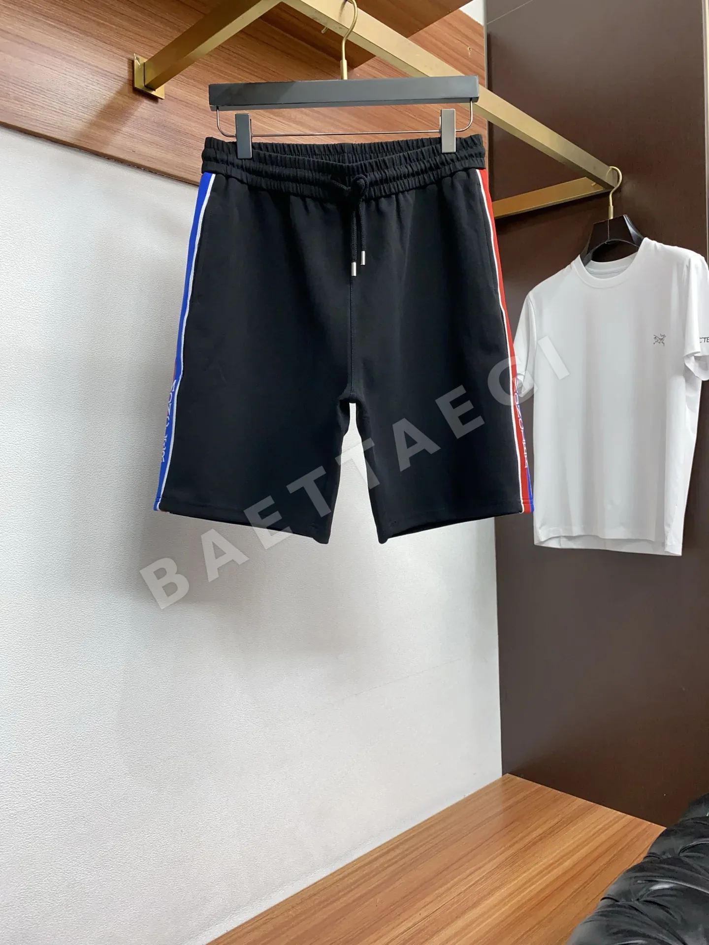 몽클레르 오리지널 핏 린넨 반바지 23480