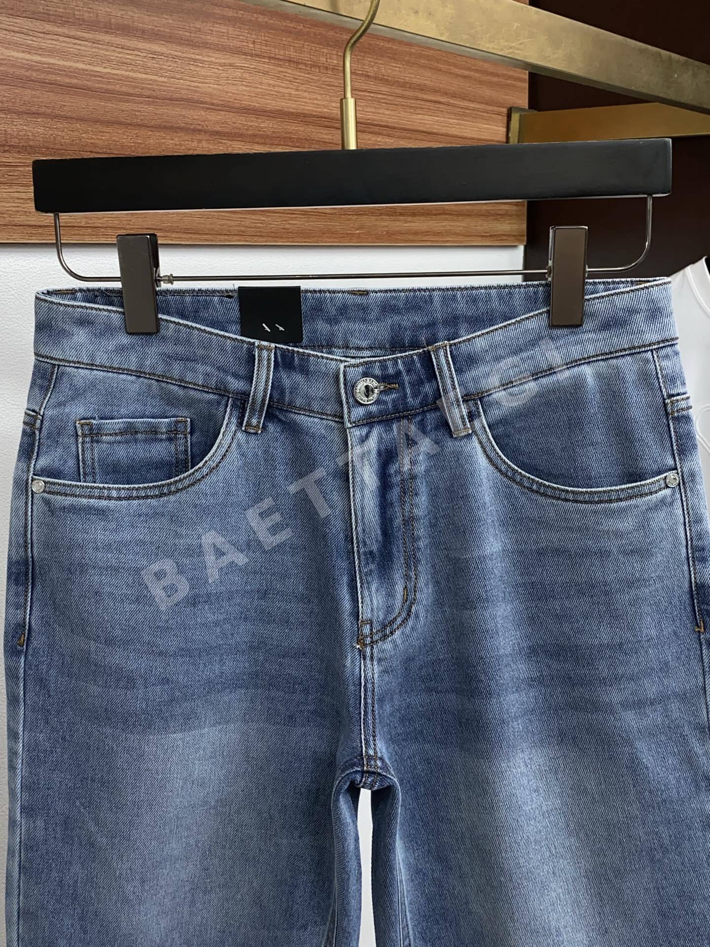 프라다 슬림핏 데님 반바지 상세 이미지 2