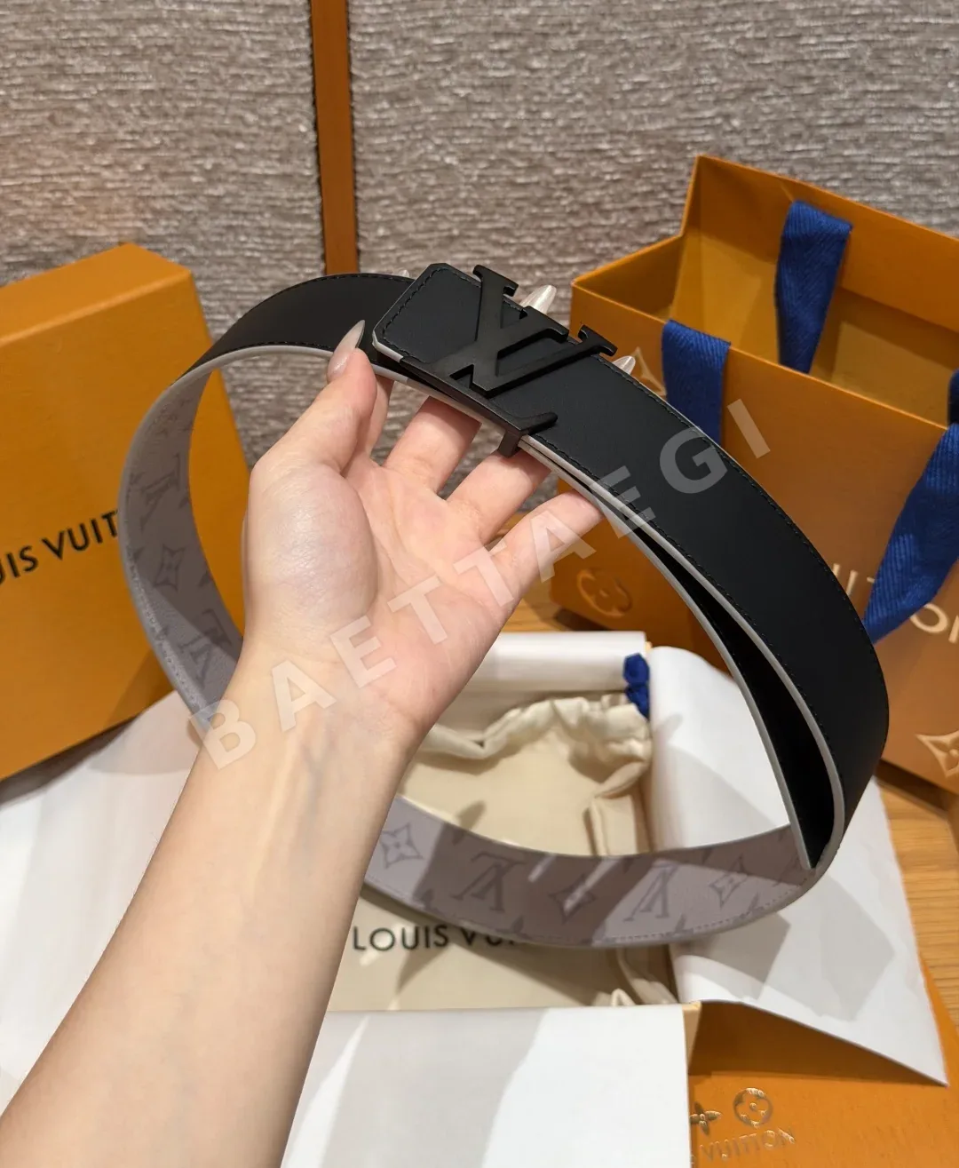 루이비통 이니셜 메탈 버클 40mm 리버시블 벨트 상세 이미지 4