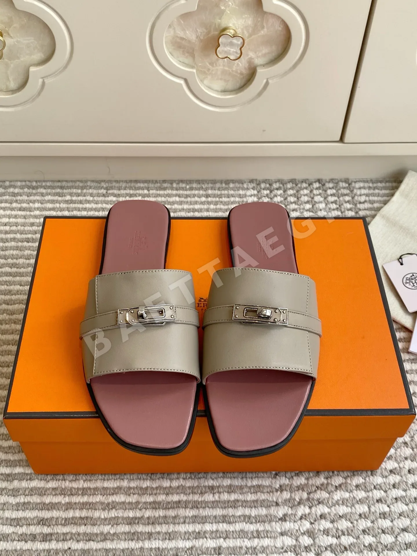 에르메스 줄리아 샌들 112798
