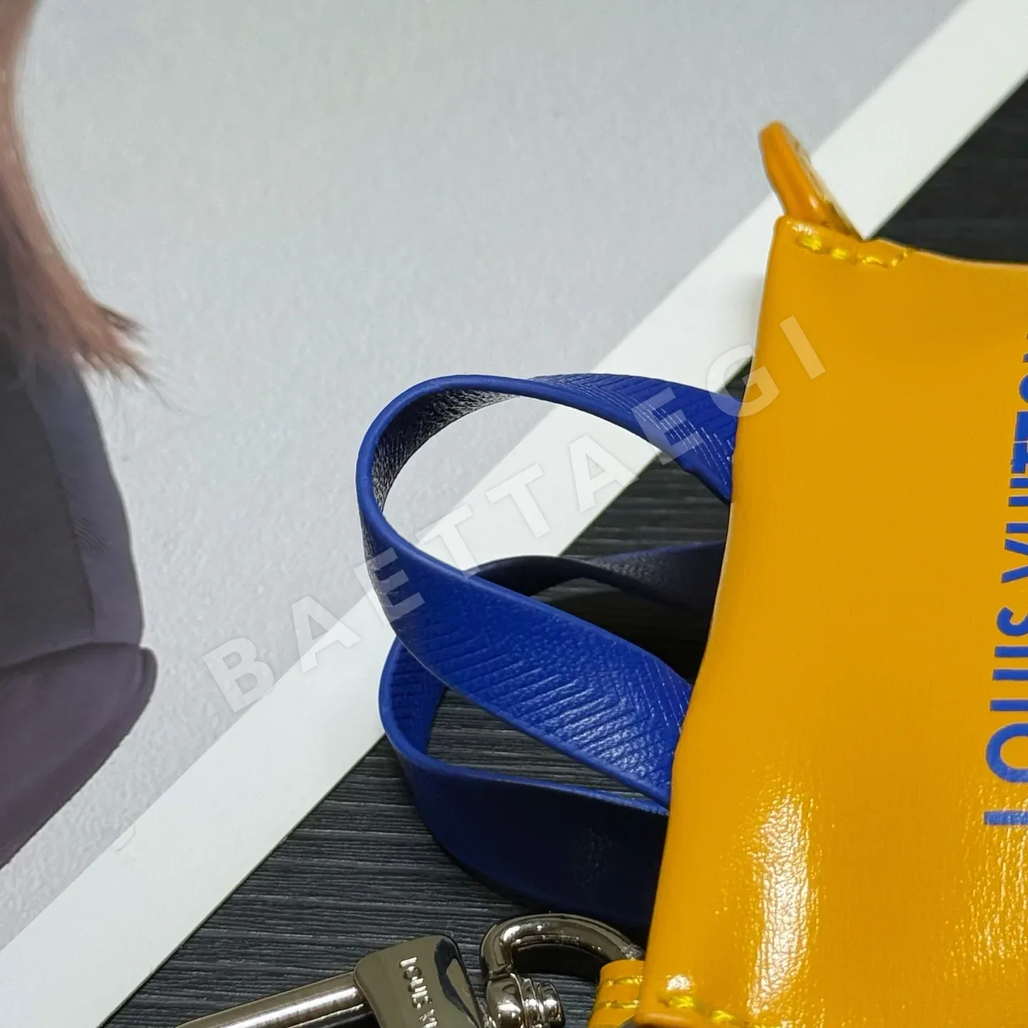 루이비통 미니 쇼퍼 백 키링 상세 이미지 9