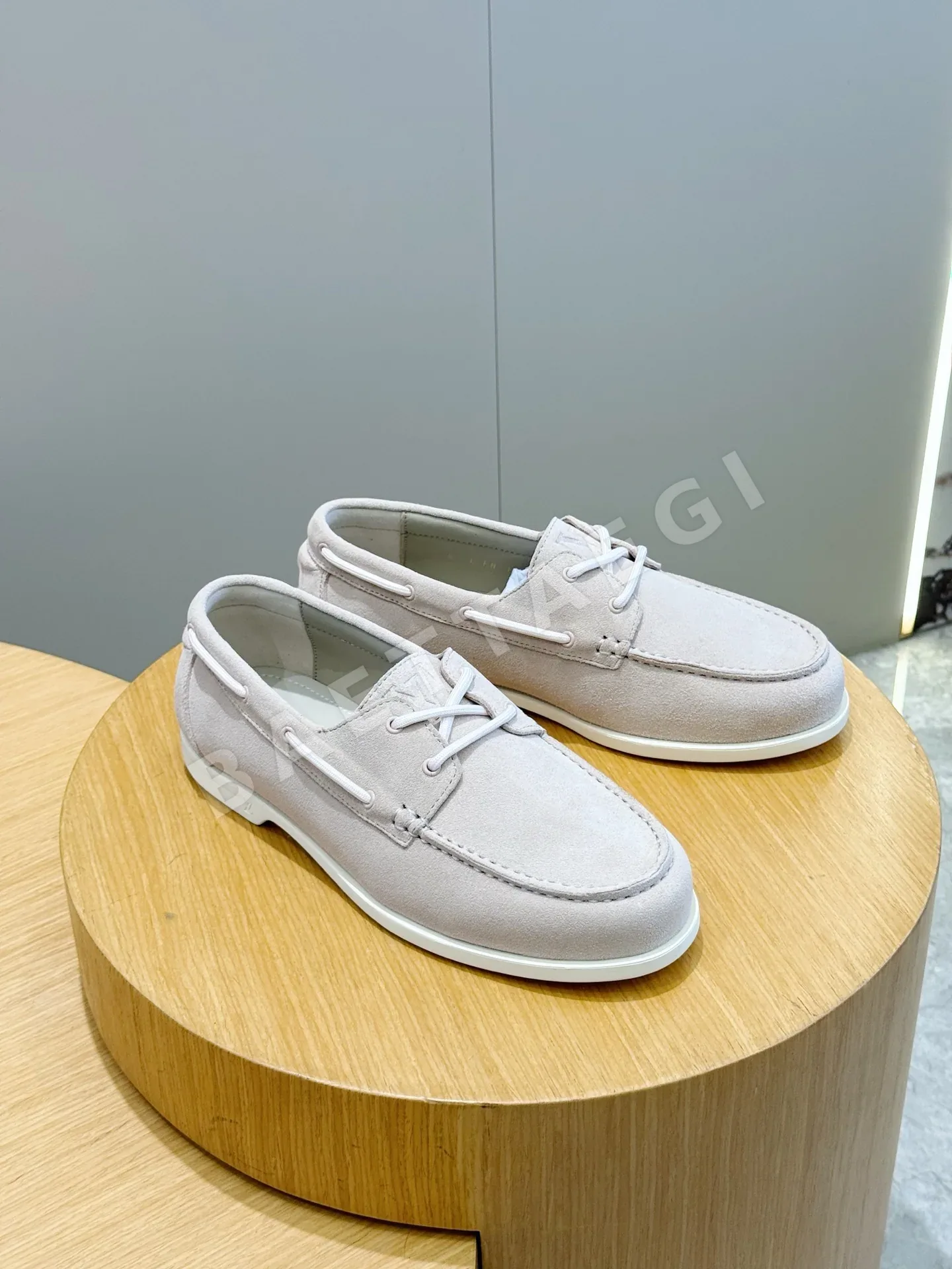 루이비통 로퍼 스웨이드 소가죽 상세 이미지 3