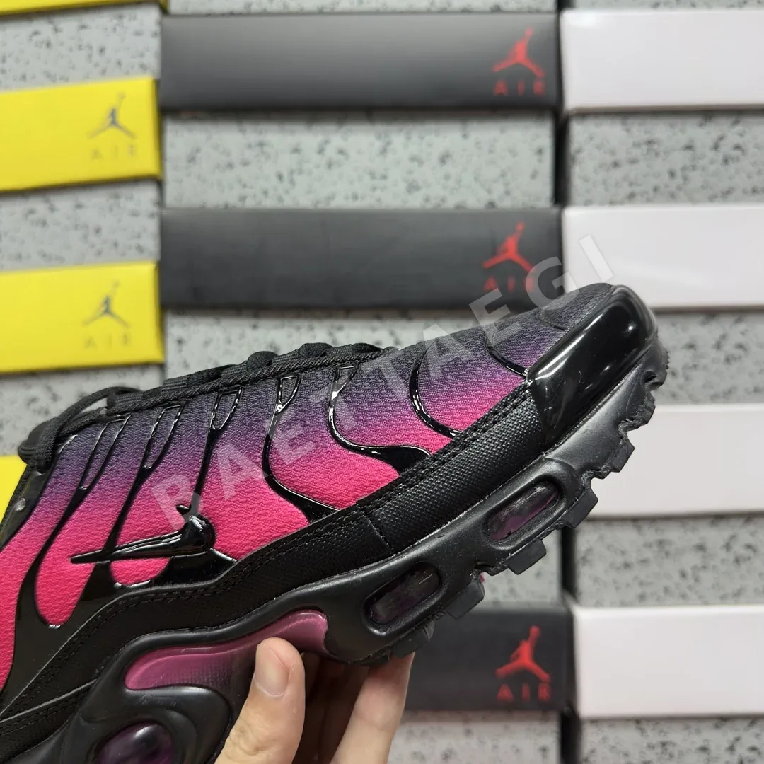 나이키 [BD] 에어 맥스 플러스 DM0032-020 201921 Nike Air Max Plus Black Hyper Pink 상세 이미지 2