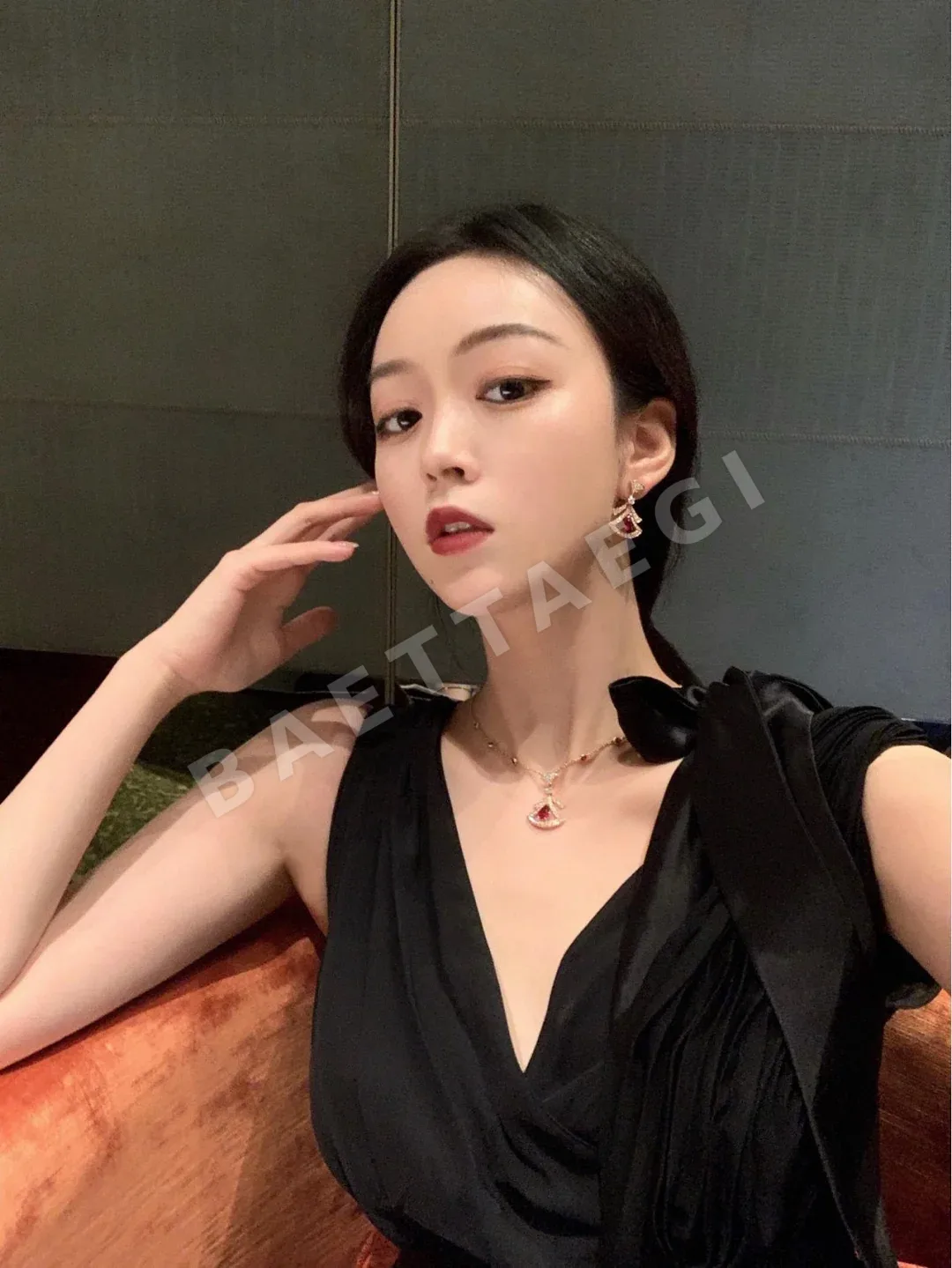불가리 디바드림 루비 장식 목걸이 상세 이미지 2
