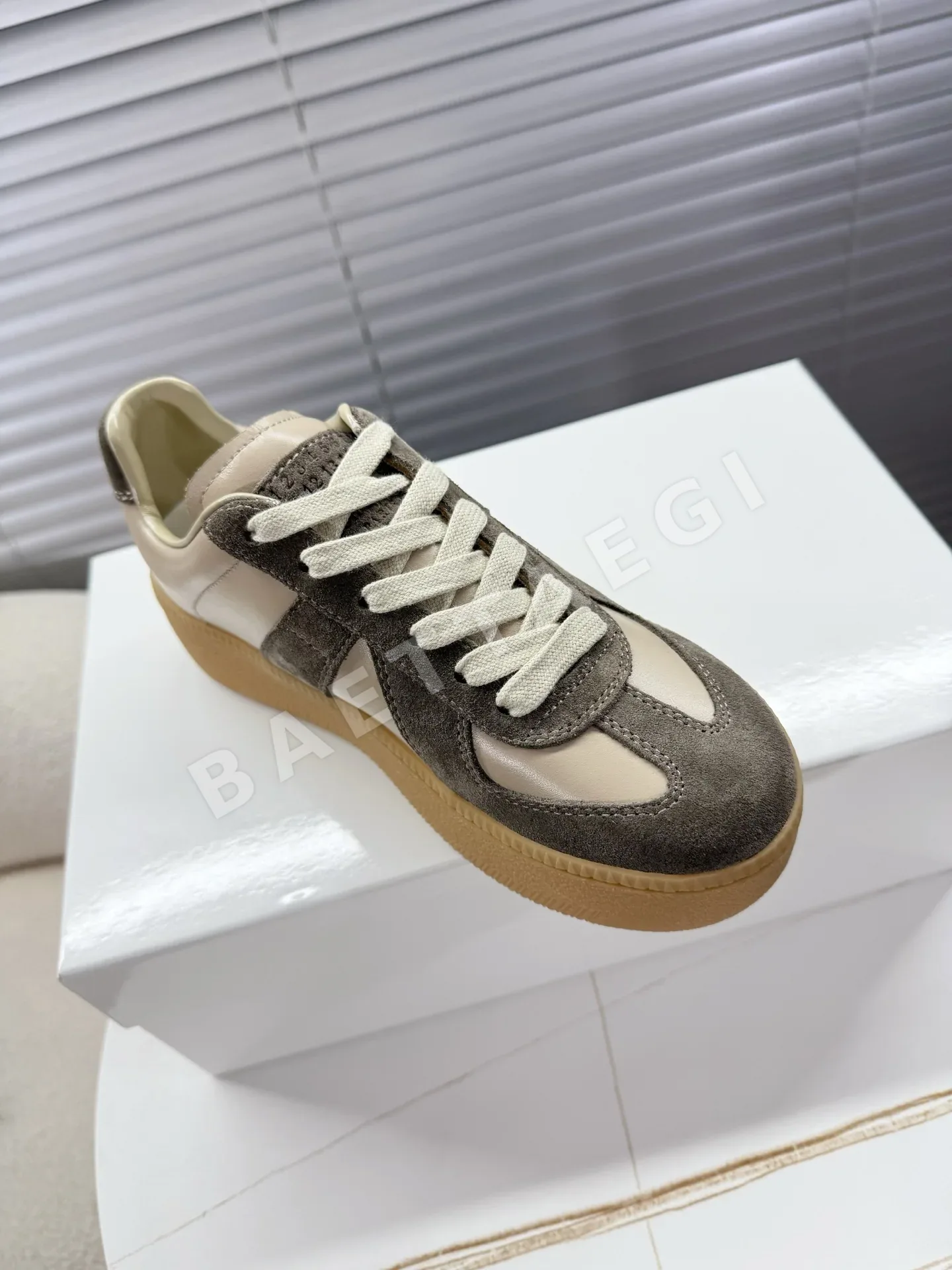 마르지엘라 MM6 플랫폼 스니커즈 9049 상세 이미지 7