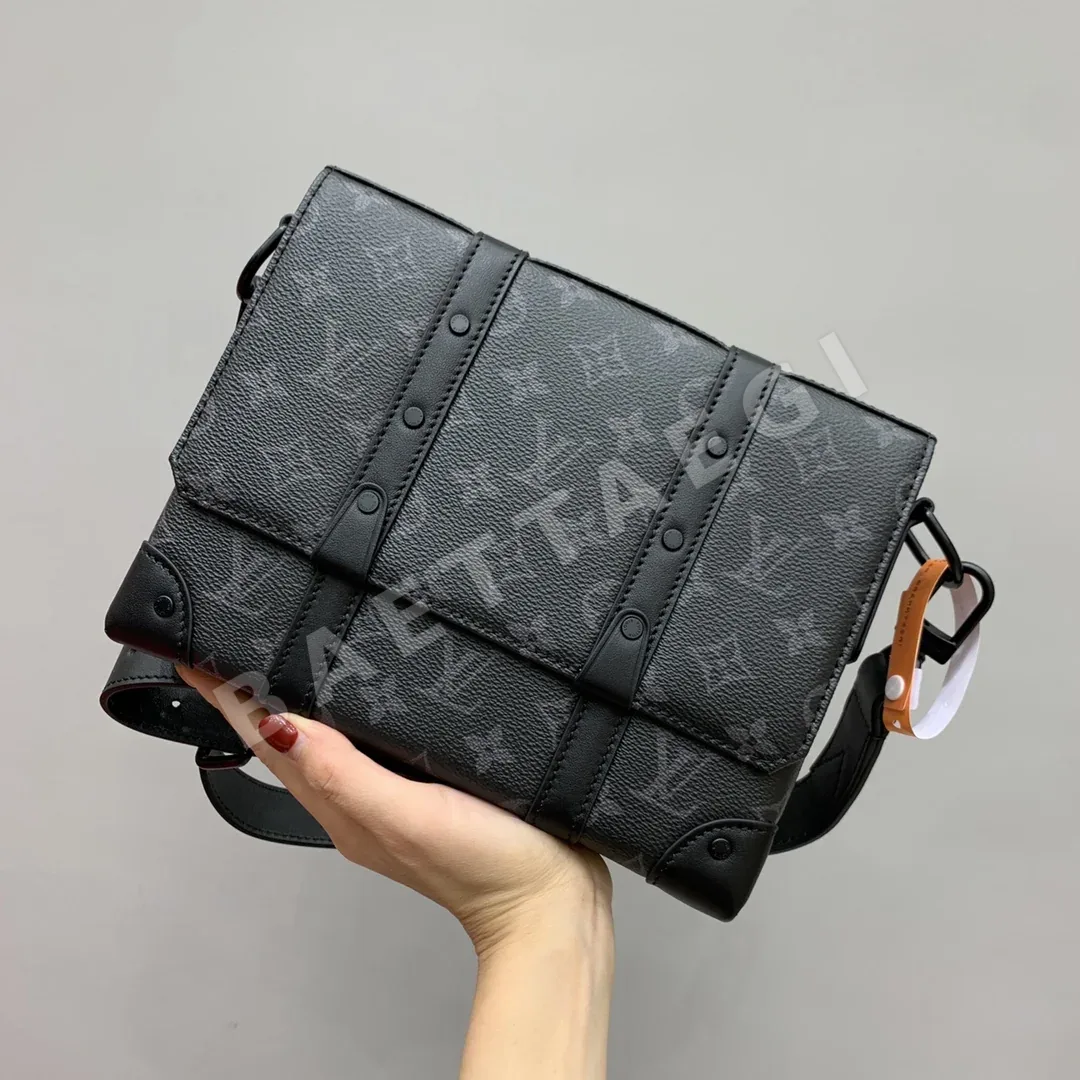 루이비통 블랙 나이트 메신저백 M45727