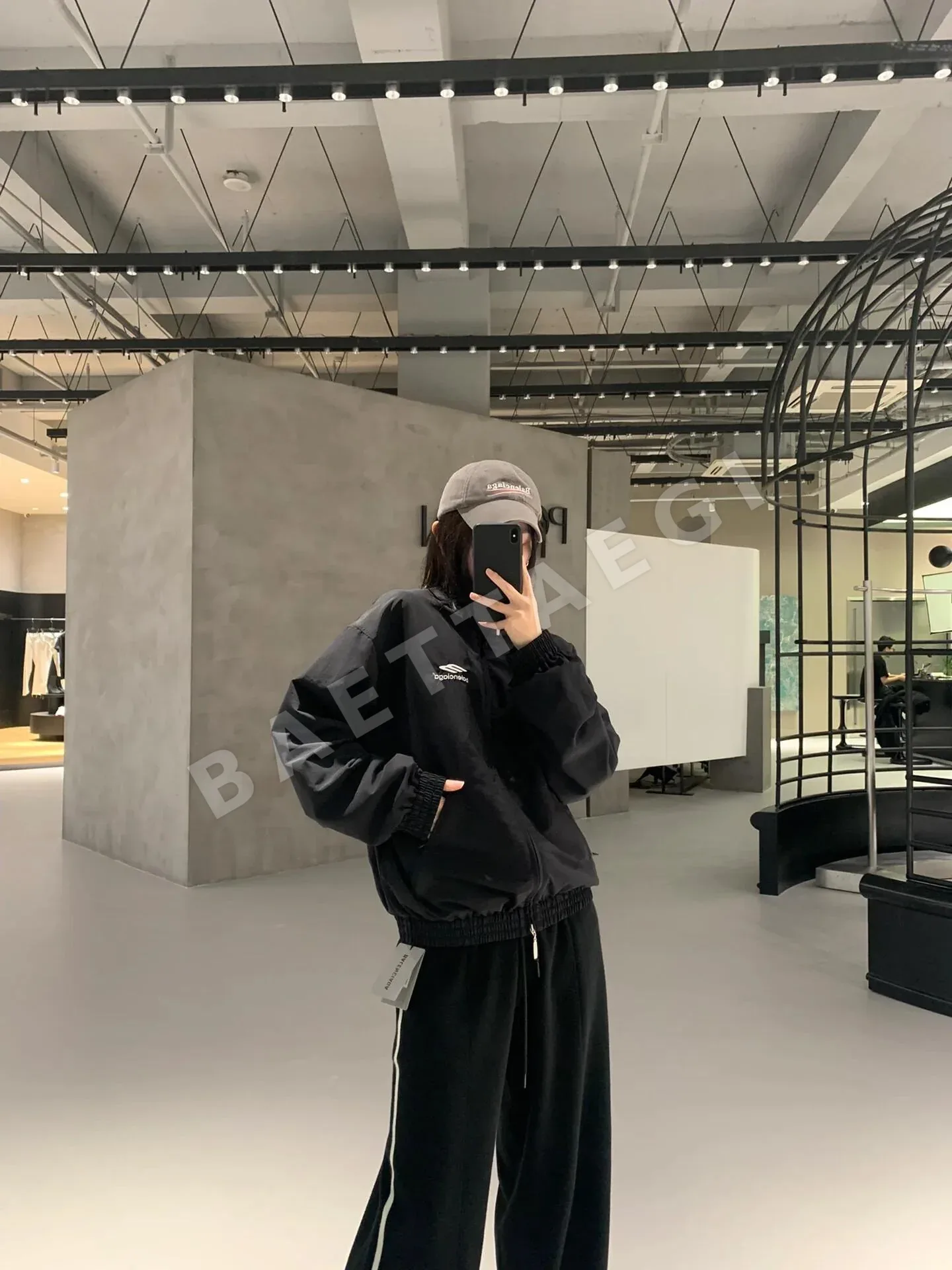 발렌시아가 3 M 자수 스탠드 카라 윈드브레이커 자켓 상세 이미지 24