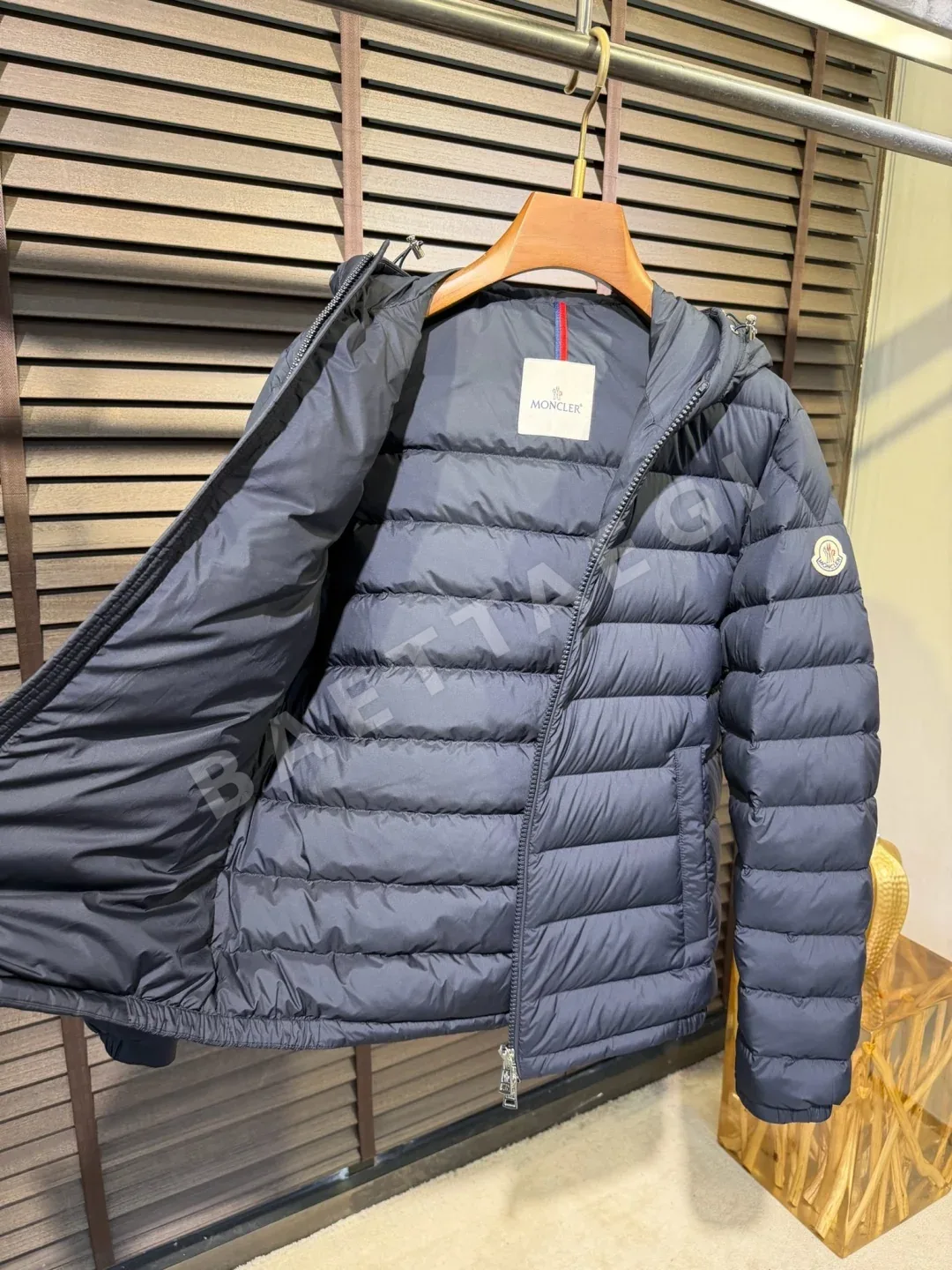 몽클레르 베르메일 후드 쇼트 다운 자켓 M3552 상세 이미지 8