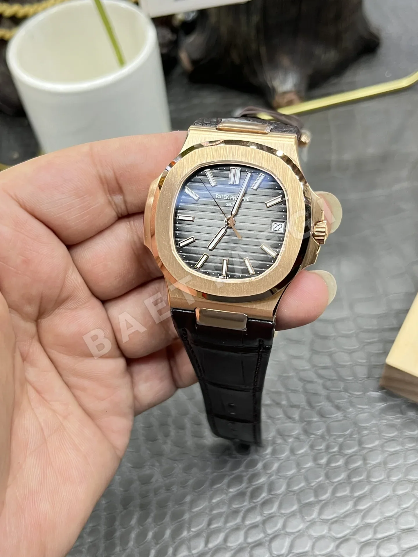 파텍필립 노틸러스 5711 자동 레더스트랩 그레이 다이얼 로즈골드 3K 공장 레플리카 43986 Patek Philippe 상세 이미지 2