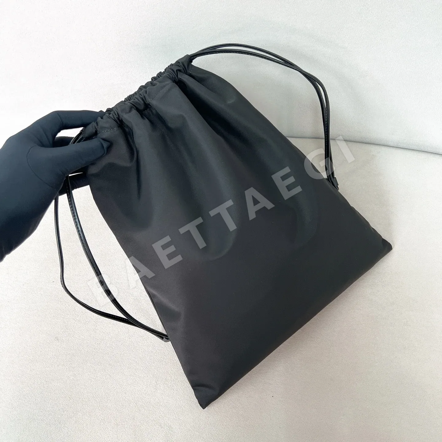 프라다 나일론 클러치 가방 1NK001 상세 이미지 4