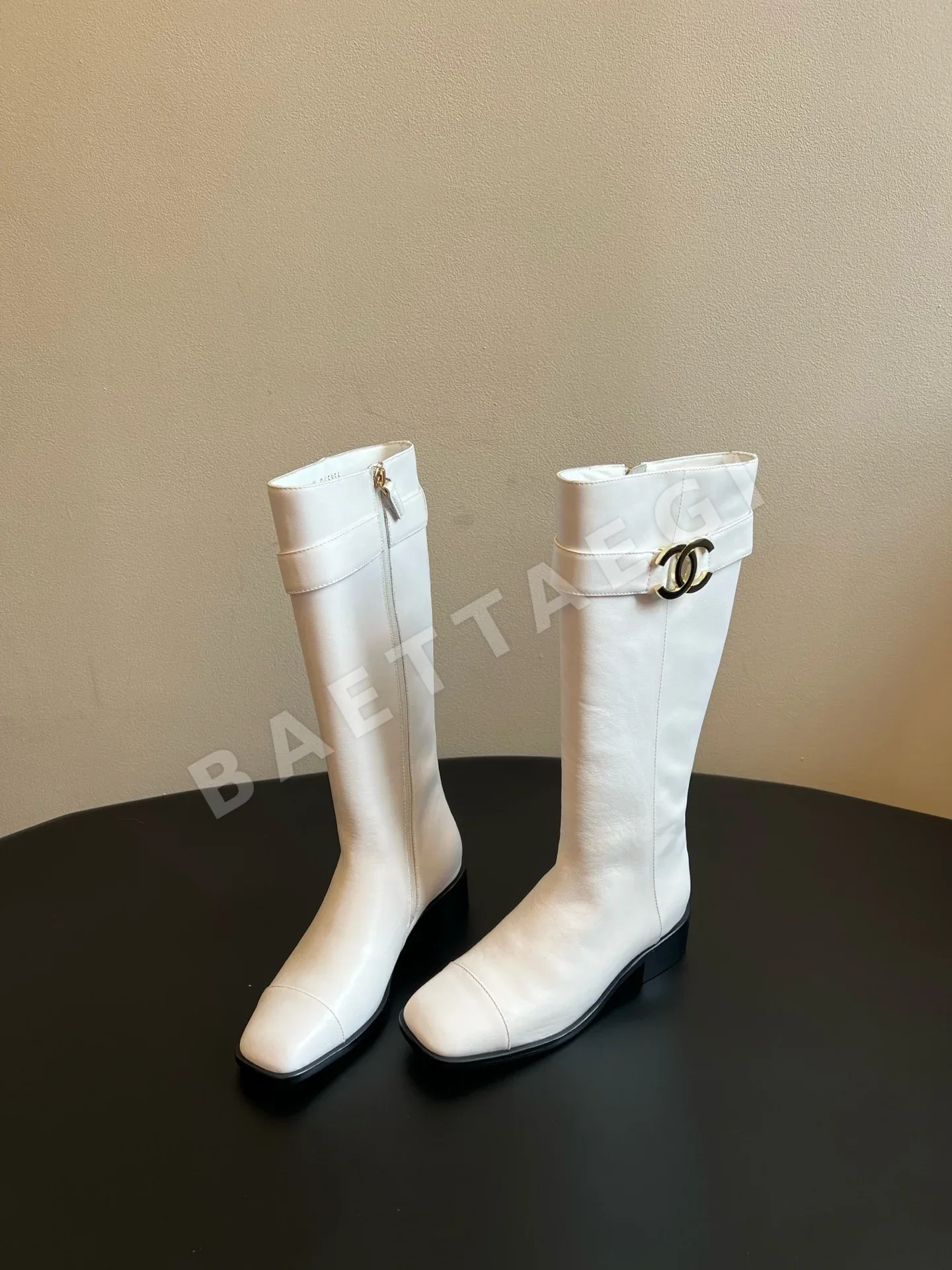 샤넬 부츠 여성 가죽 더블 C 버클 상세 이미지 2