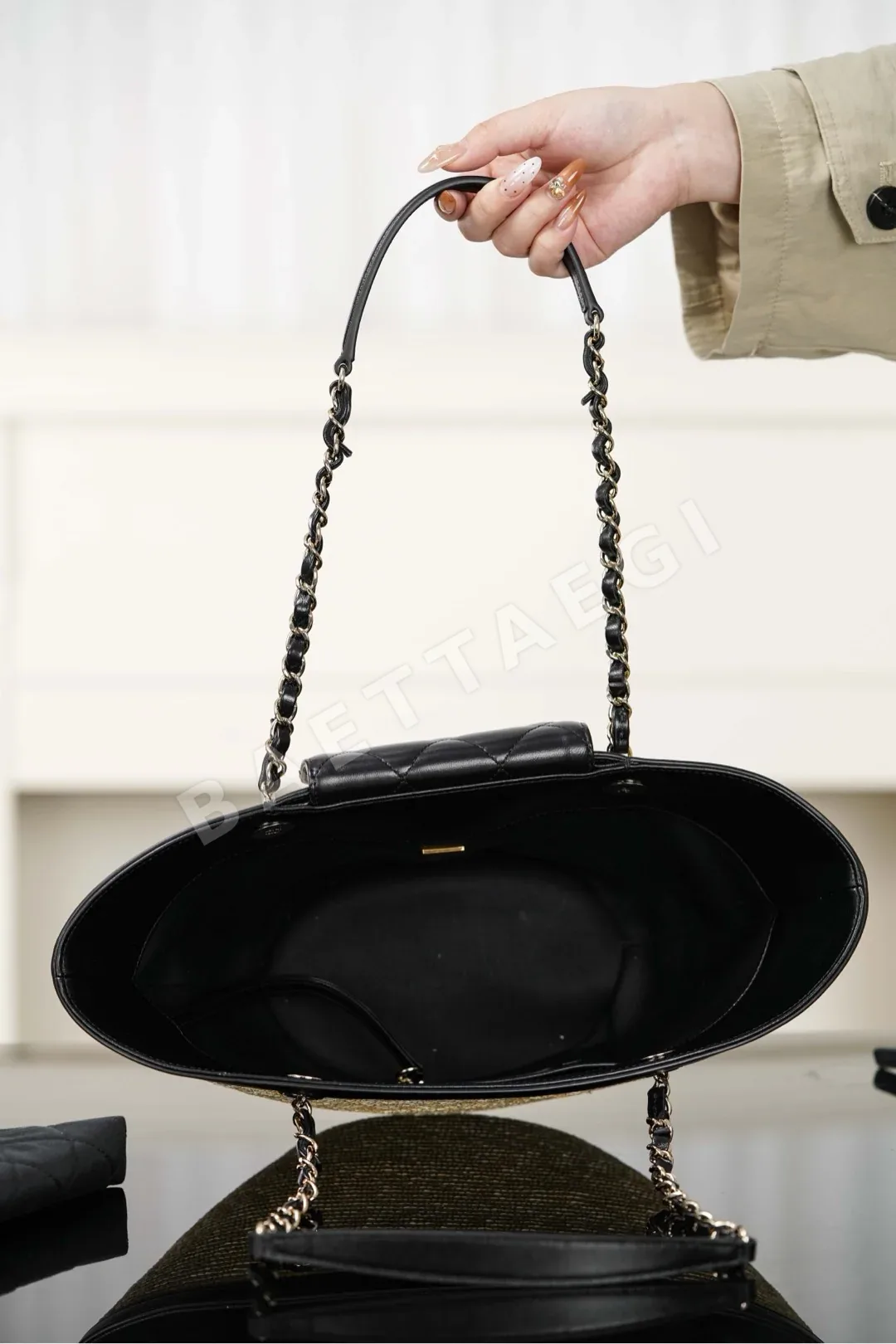 샤넬 팬더 린넨 라탄 바스켓 백 상세 이미지 9
