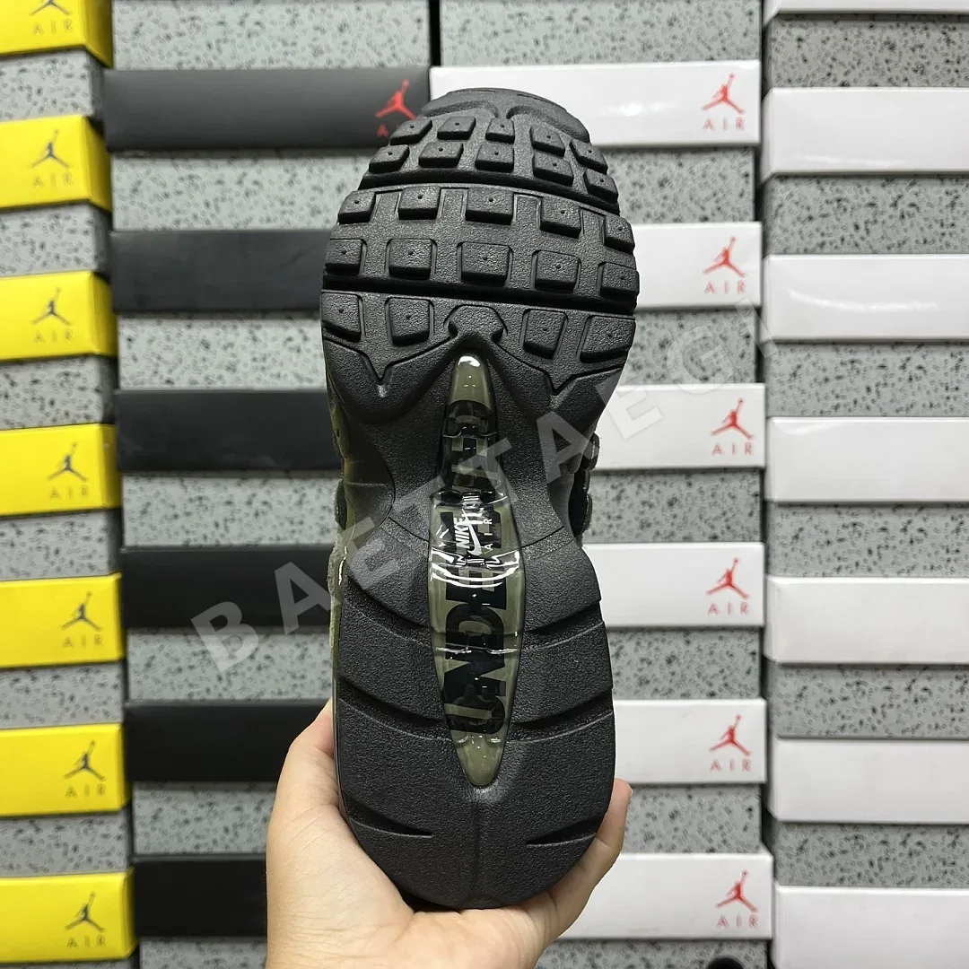나이키 [KZ2.0] 에어 맥스 95 SP IB4523-200 201675 Nike Air Max 95 SP Undefeated Geo La 상세 이미지 3