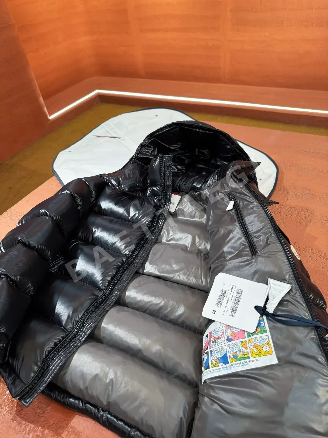 몽클레르 남성 패딩 상세 이미지 8
