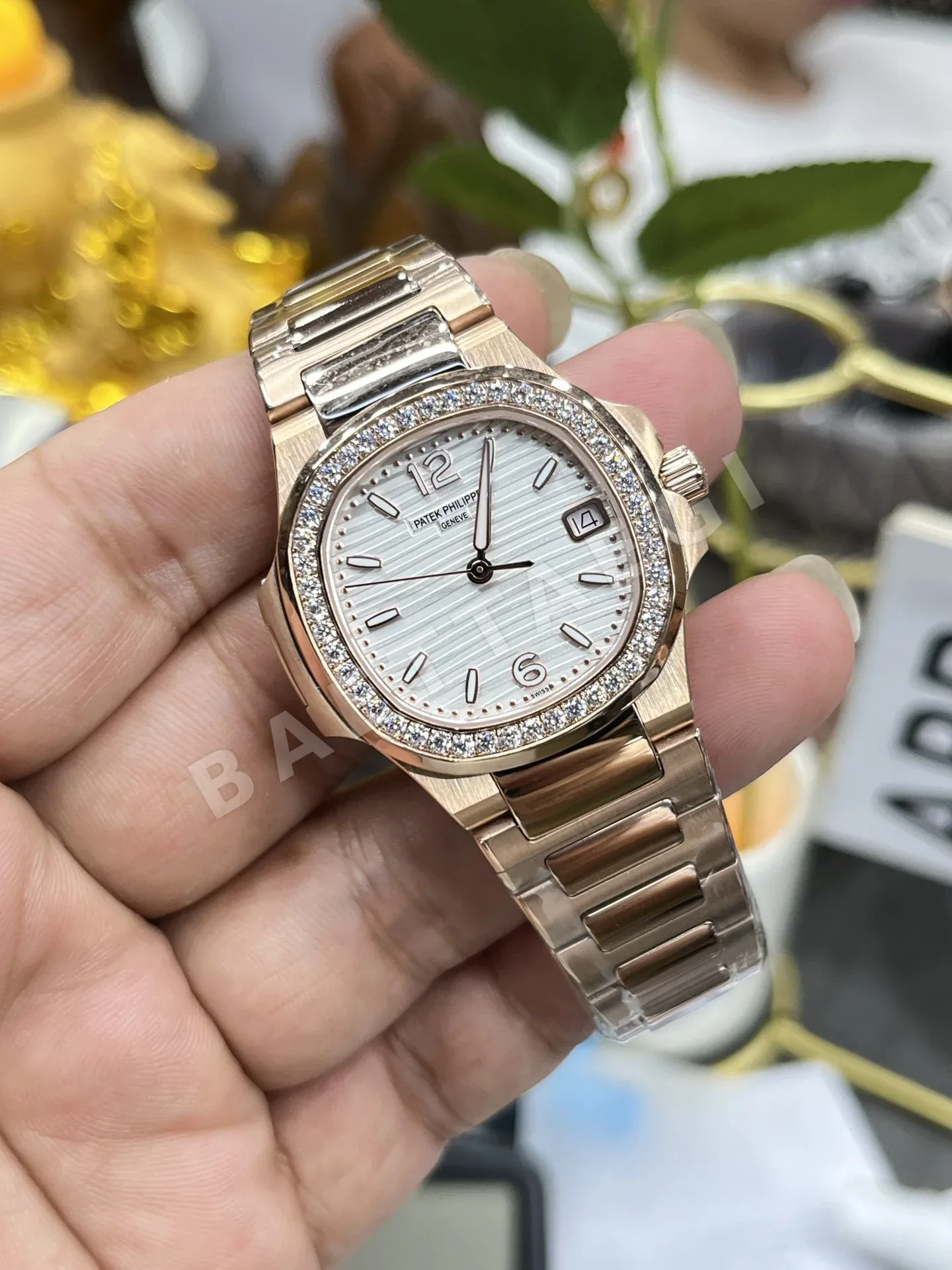파텍필립 노틸러스 7010 쿼츠 여성용 GR 공장 레플리카 43973 Patek Philippe 상세 이미지 3