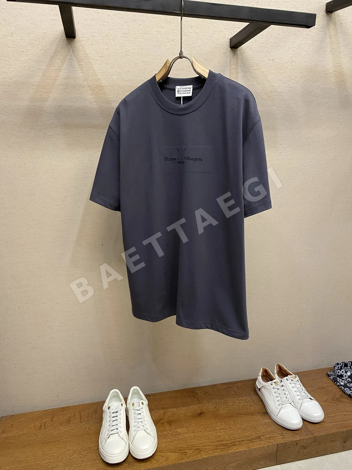 마르지엘라 로고 자수 코튼 반팔 티셔츠 36423