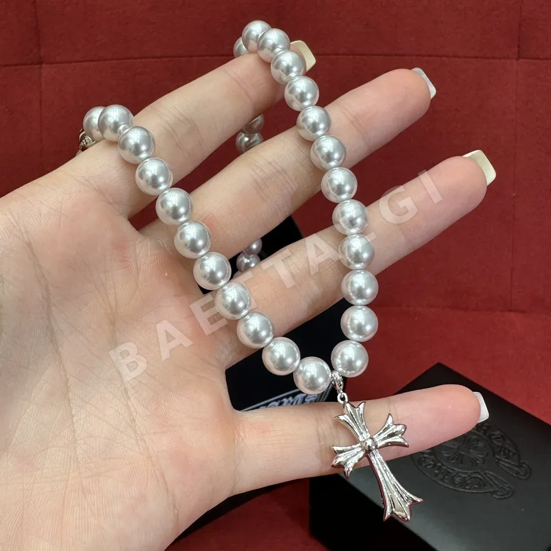 크롬하츠 펄 크로스 목걸이 상세 이미지 3