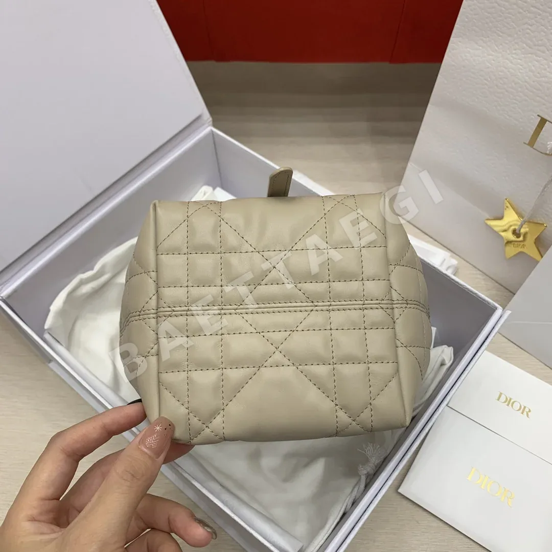 디올 뚜주흐 버티컬 미니 가죽 숄더백 상세 이미지 5