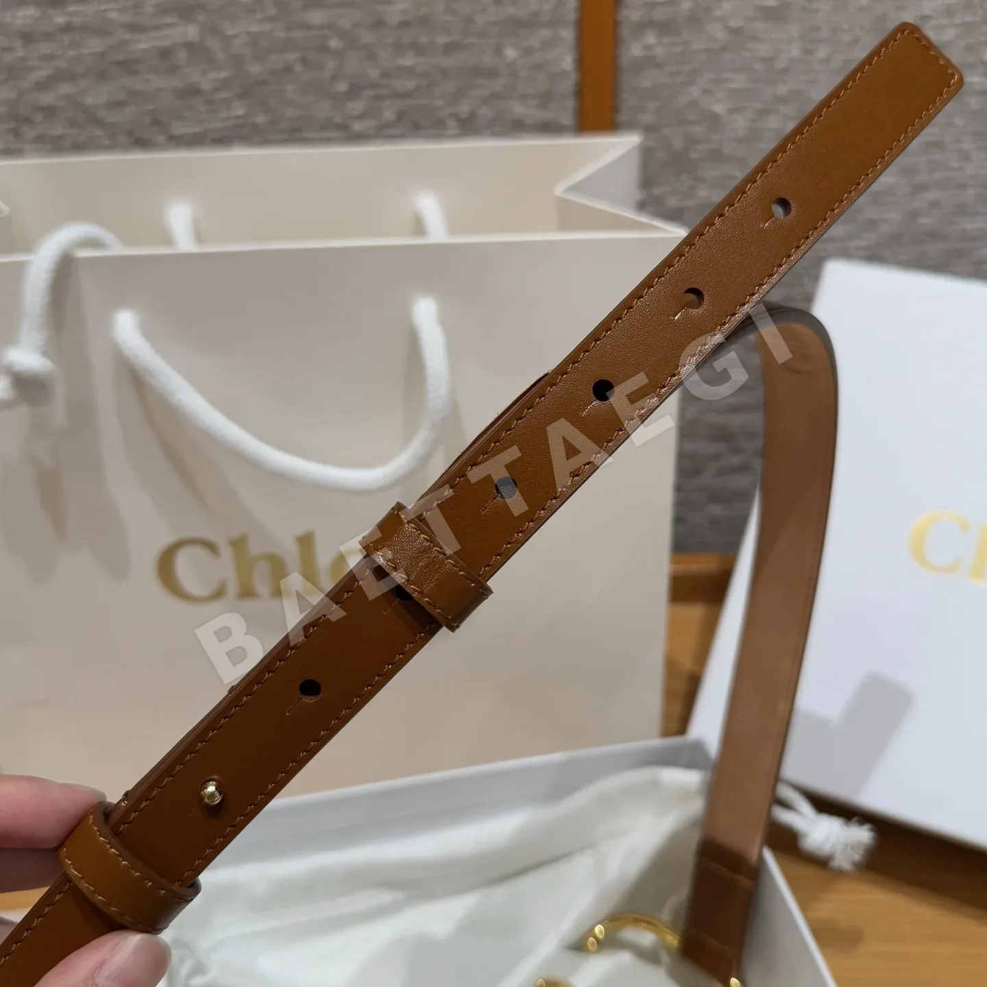 끌로에 로이 스몰 송아지가죽 체인 벨트 상세 이미지 6
