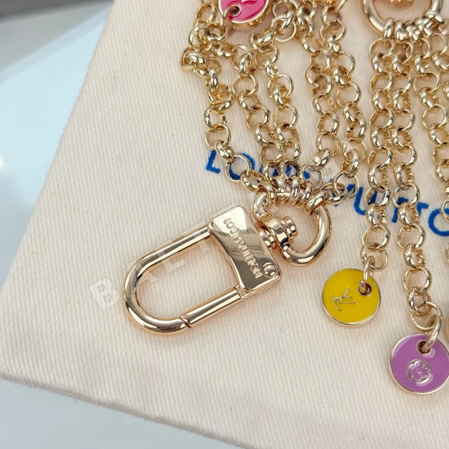 루이비통 LV 콘페티 체인 키링 상세 이미지 5