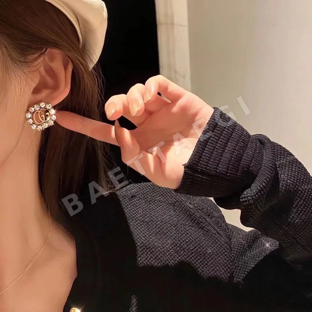 구찌 스퀘어 라운드 다이아몬드 스터드 귀걸이 상세 이미지 3