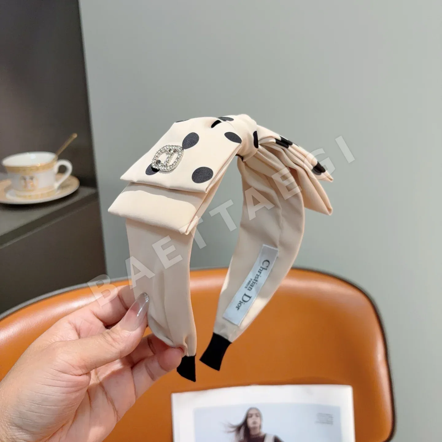 디올 물방울 무늬 리본 헤어밴드 상세 이미지 3