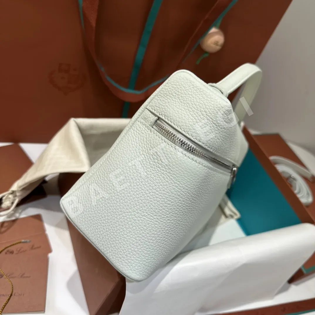 로로피아나 L27 라이트블루 가방 상세 이미지 5