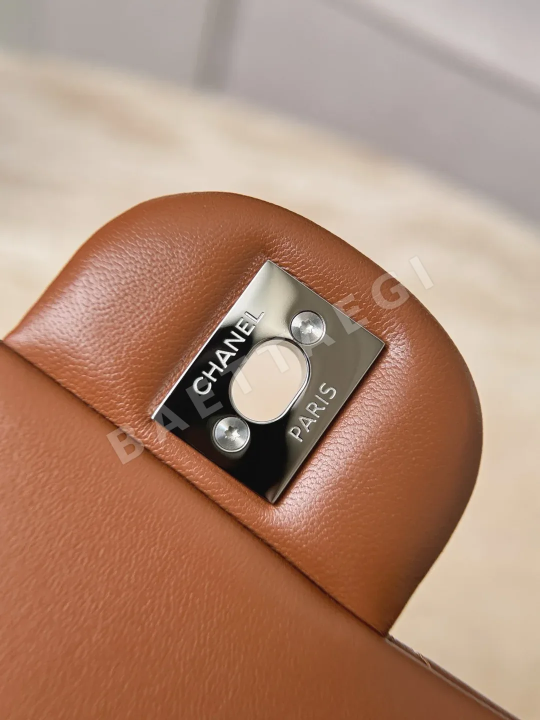 샤넬 램스킨 카라멜 은장 가방 상세 이미지 5