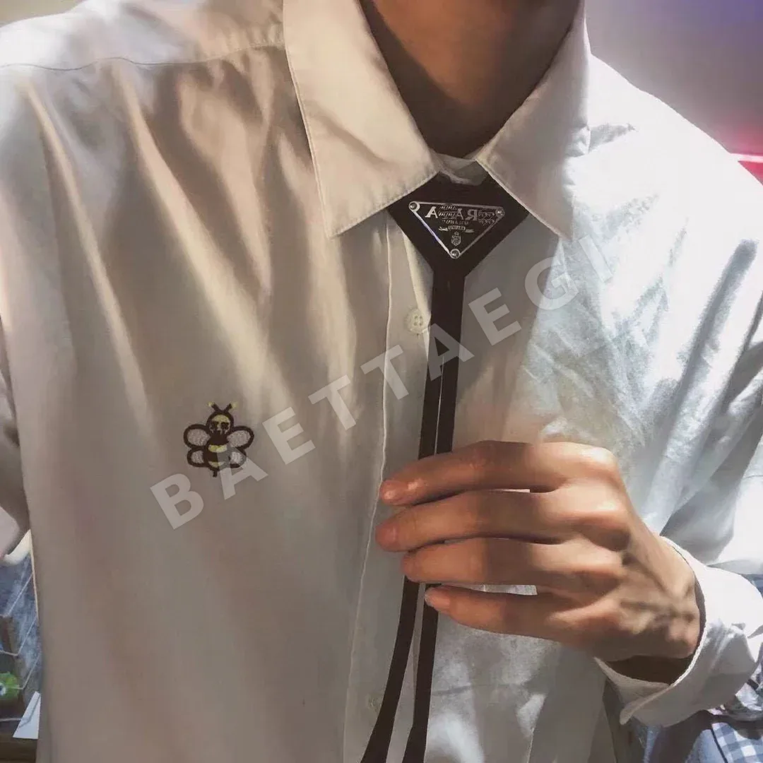 프라다 역삼각형 로고 나비넥타이 184208