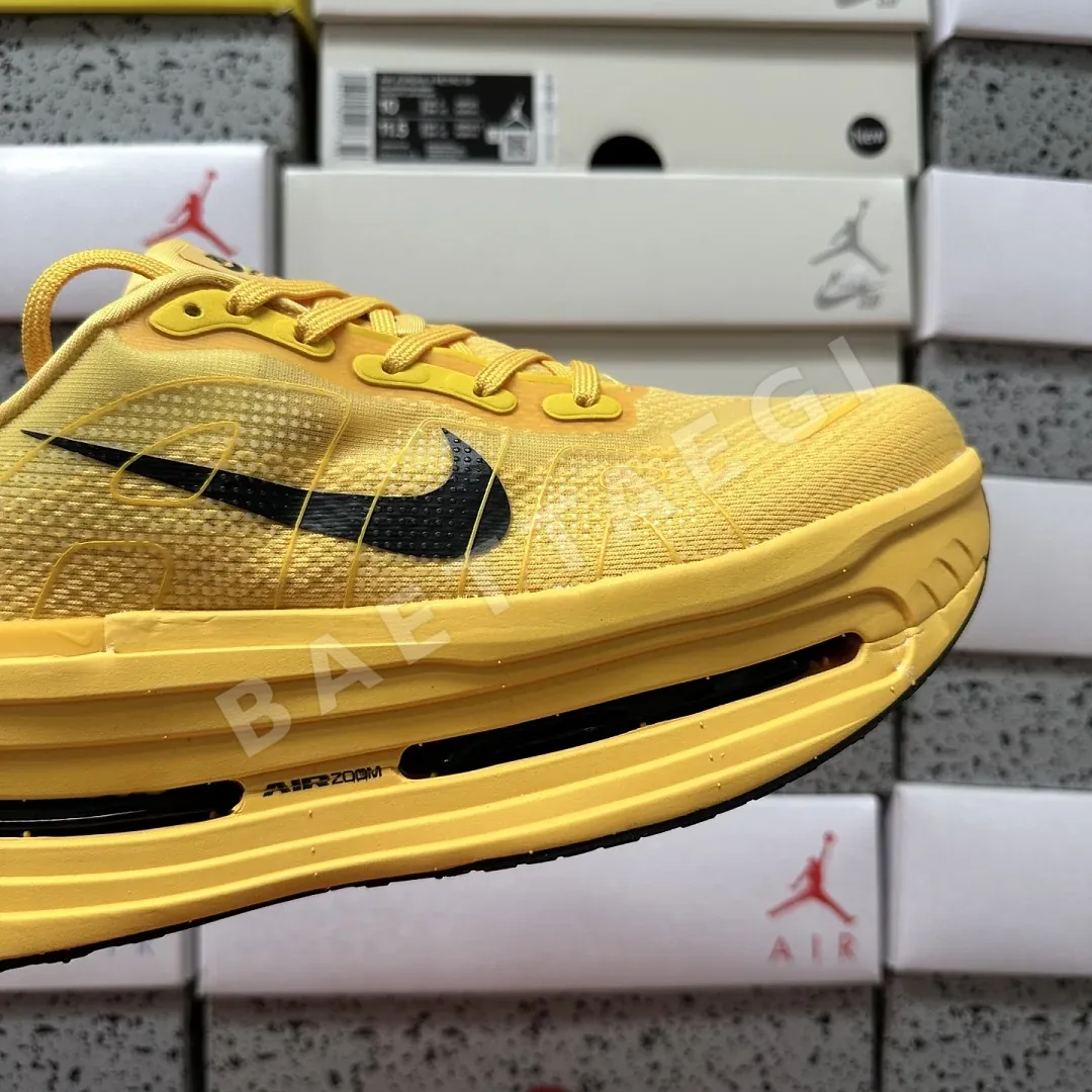 나이키 [5A] 보메로 프리미엄 옐로우 HQ2050-012 201646 Nike Vomero Premium 상세 이미지 2