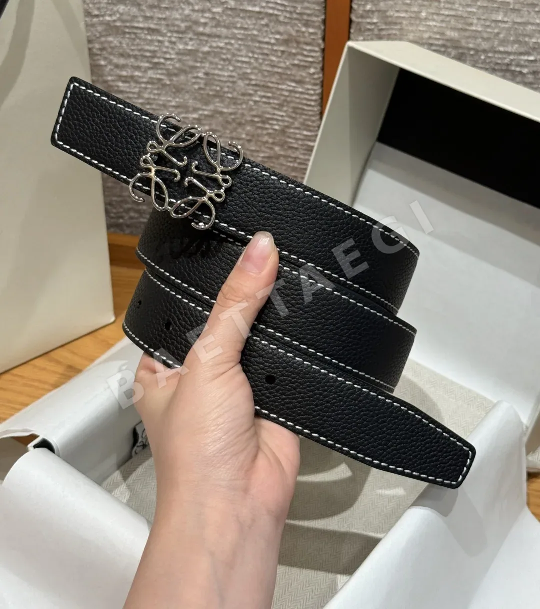 로에베 아나그램 리버시블 소가죽 벨트 상세 이미지 3