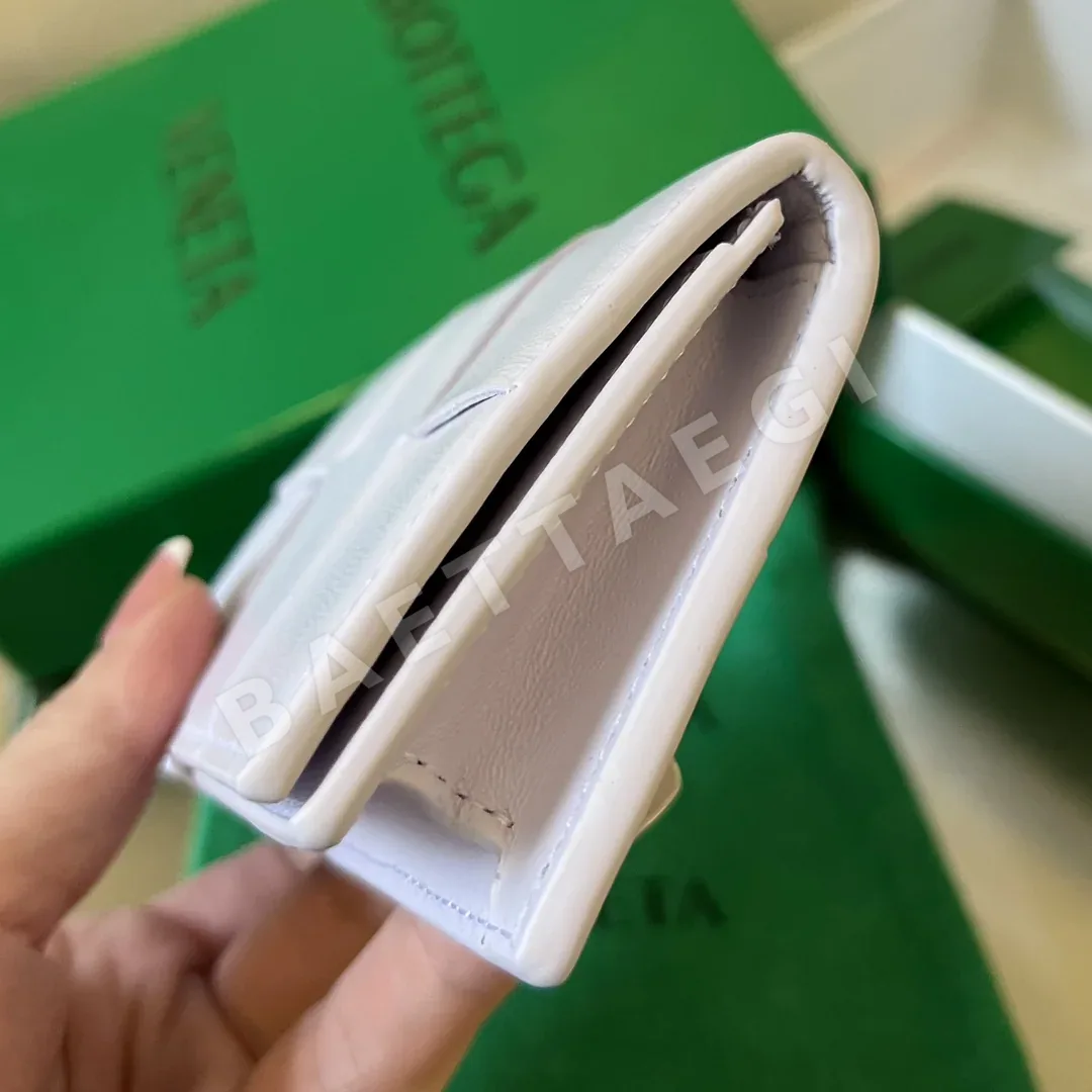 보테가베네타 램스킨 대형 짜임 명함지갑 상세 이미지 3