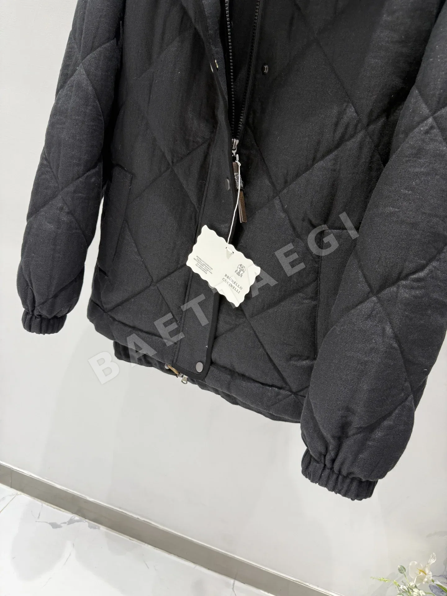 브루넬로쿠치넬리 오트쿠튀르 공방(Métiers d'Art) 컬렉션 패딩 상세 이미지 4