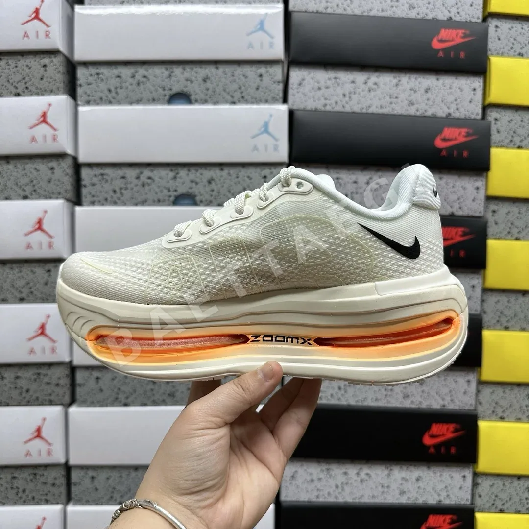 나이키 [M] 보메로 프리미엄 IQ4035-100 201652 Nike Vomero Premium Sail Coconut Milk 상세 이미지 5