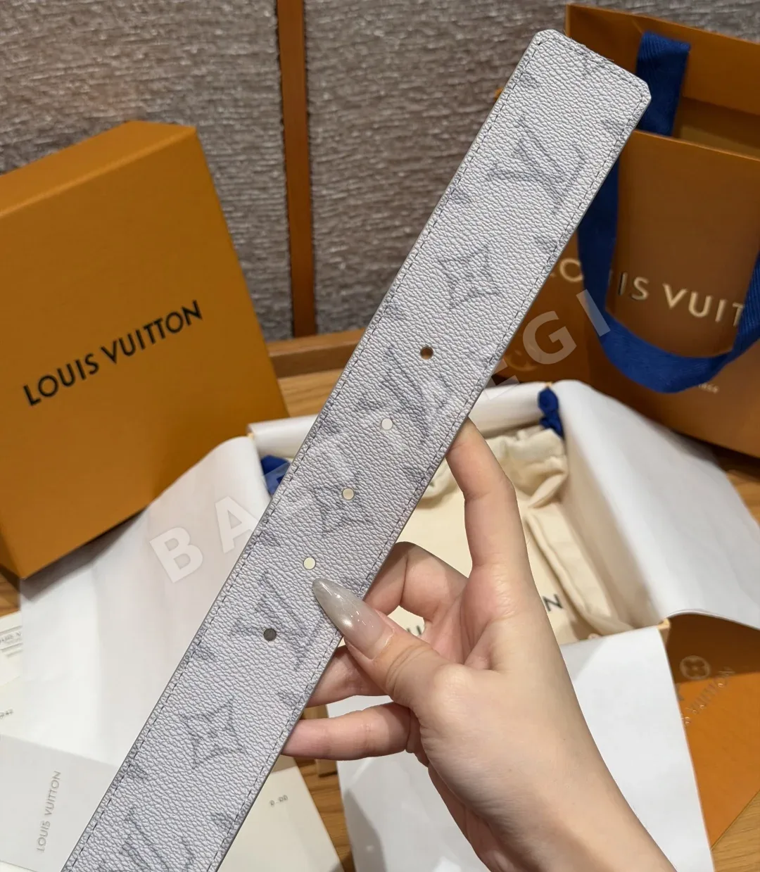 루이비통 이니셜 메탈 버클 40mm 리버시블 벨트 상세 이미지 7