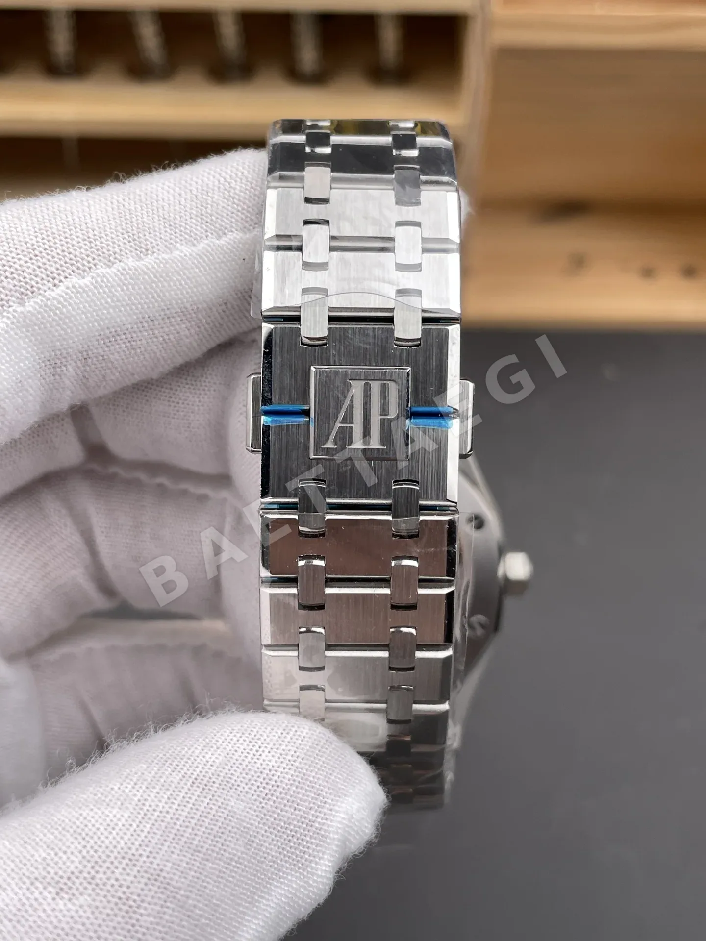 오데마피게 로얄오크 15510 화이트 다이얼 41mm 시계 상세 이미지 8